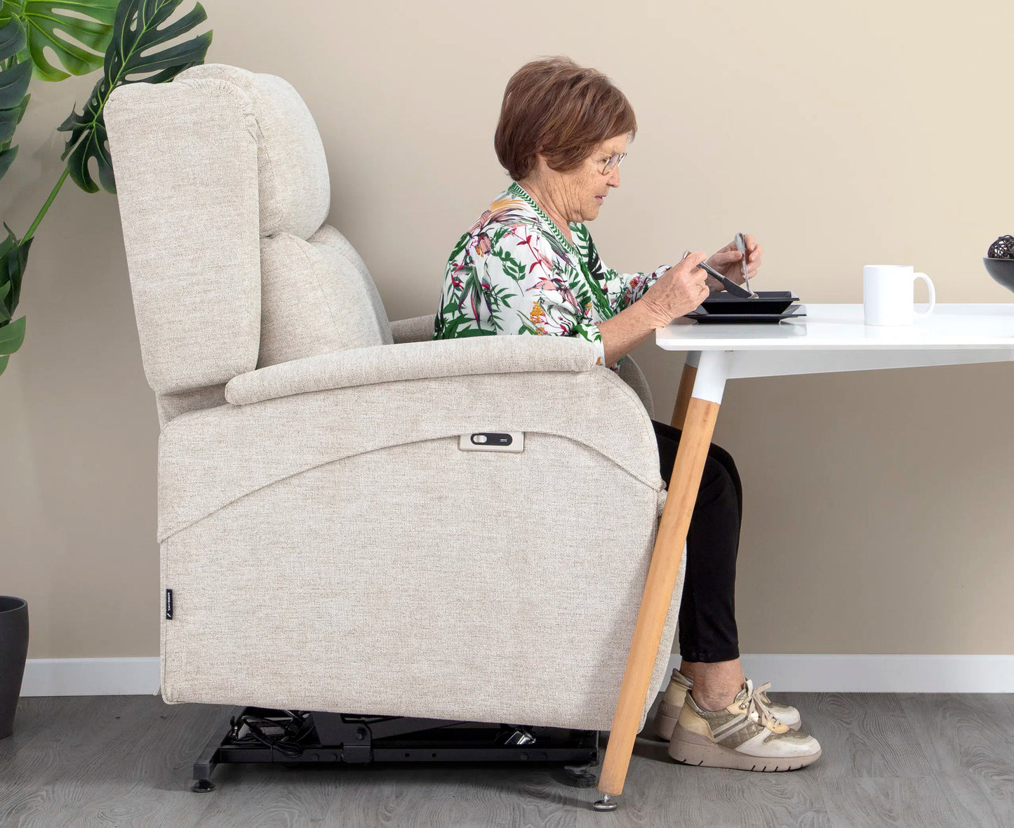 Sillón Relax Galileo Powerlift | Elevación Vertical + Reclinación | USB Integrado